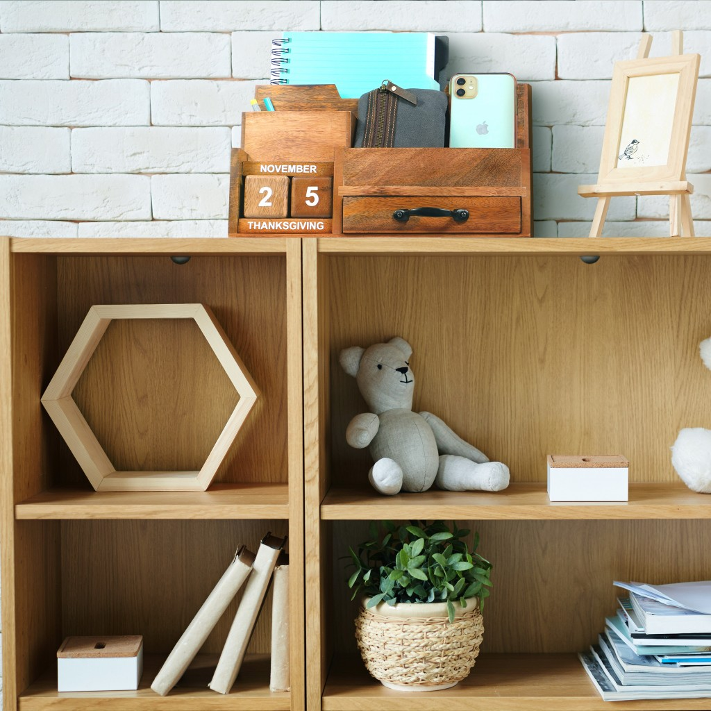 Natural Rustic Wood Desk/Counter Organizer with Calendar Blocks