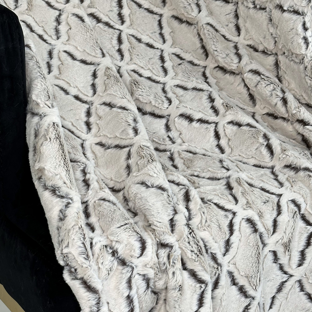 Plutus Brown Beige - Diamond Faux Fur - Luxury Throw Blanket