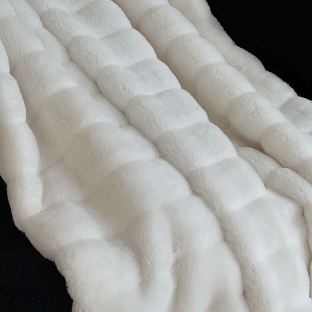 Plutus Off White - Soft Snow Faux Fur: Luxury Throw Blanket